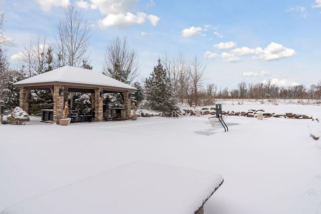 225 Calamus Circle, Medina, MN 55340