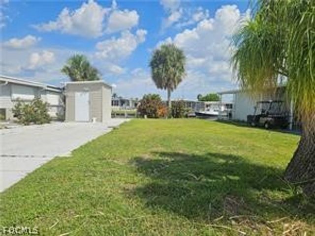 14665 Paul Revere LOOP, North Fort Myers, FL 33917