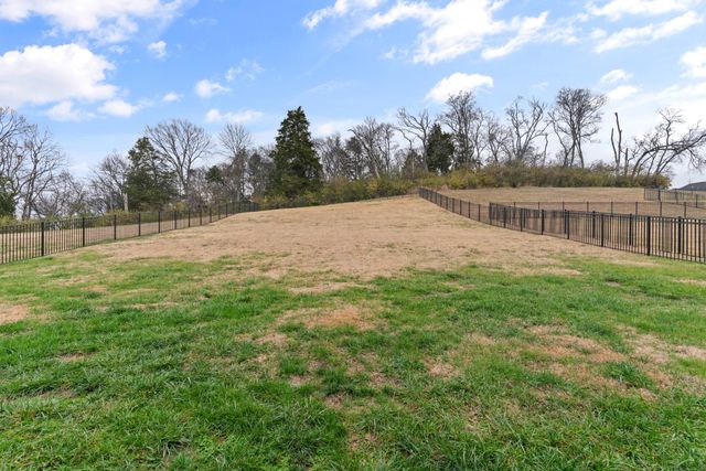 222 Hutch Ct, Gallatin, TN 37066