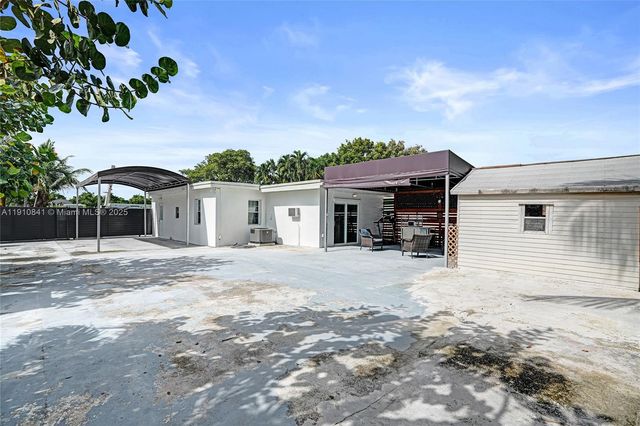 10529 NW 37th Ave, Miami, FL 33147