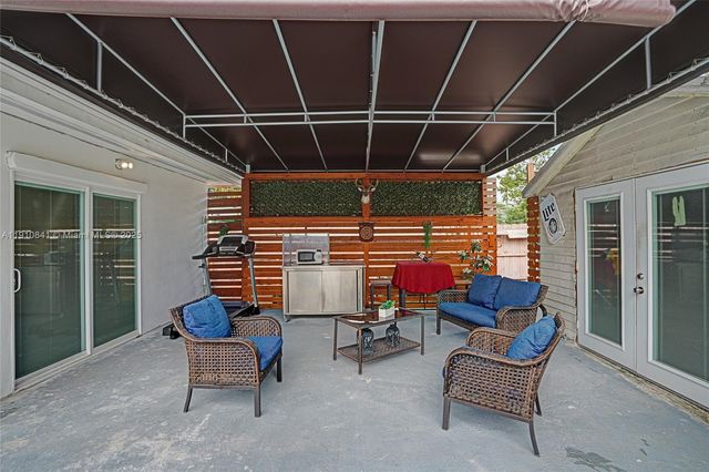 10529 NW 37th Ave, Miami, FL 33147