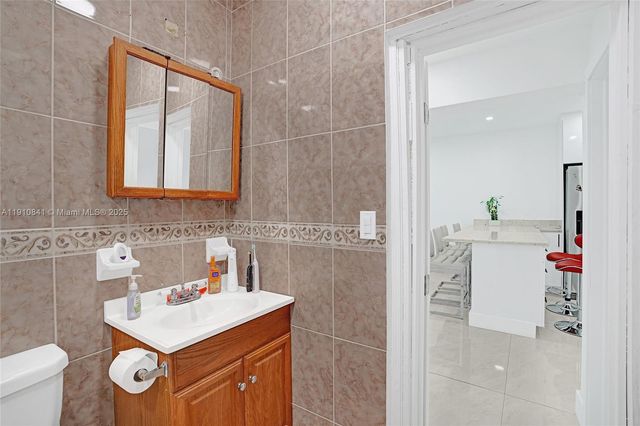 10529 NW 37th Ave, Miami, FL 33147