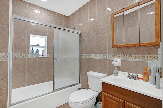 10529 NW 37th Ave, Miami, FL 33147