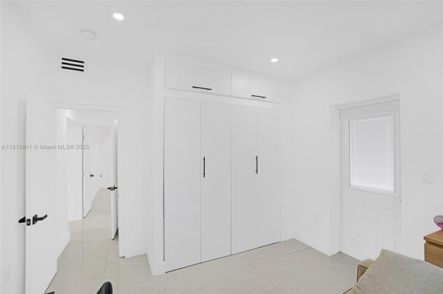 10529 NW 37th Ave, Miami, FL 33147