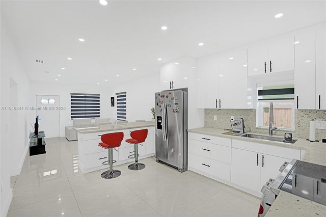 10529 NW 37th Ave, Miami, FL 33147