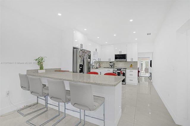 10529 NW 37th Ave, Miami, FL 33147