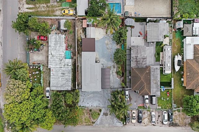 10529 NW 37th Ave, Miami, FL 33147