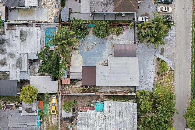 10529 NW 37th Ave, Miami, FL 33147