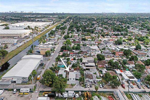 10529 NW 37th Ave, Miami, FL 33147