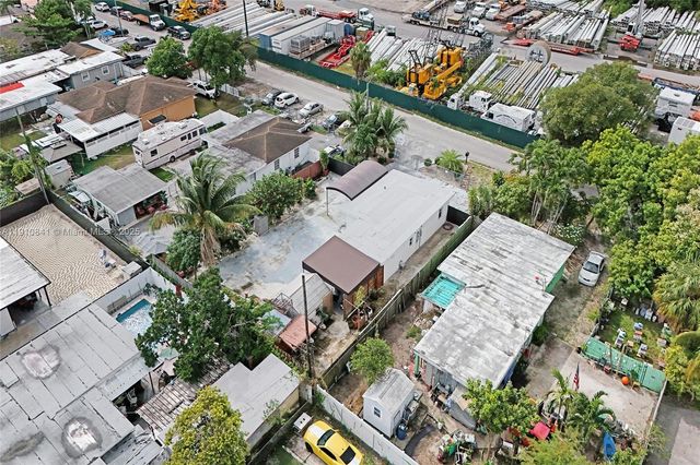 10529 NW 37th Ave, Miami, FL 33147