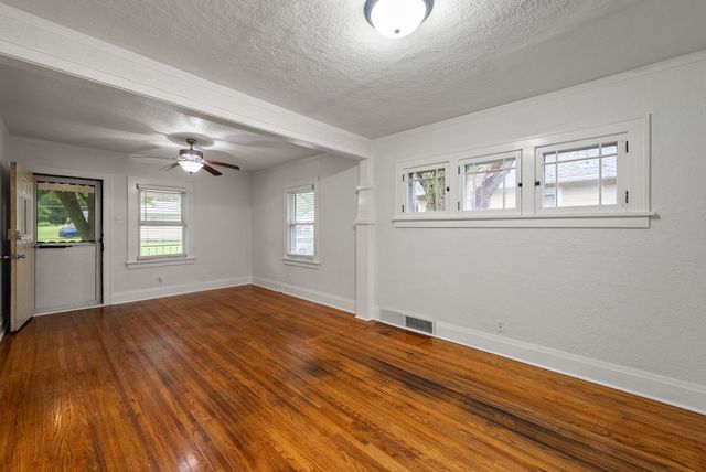 6202 SW 12th Street, Des Moines, IA 50315