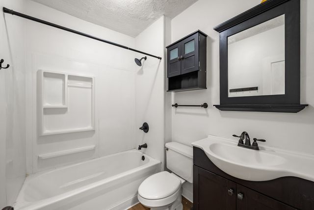 6202 SW 12th Street, Des Moines, IA 50315
