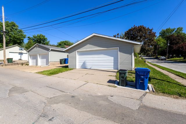 3103 Fairview Street, Davenport, IA 52804