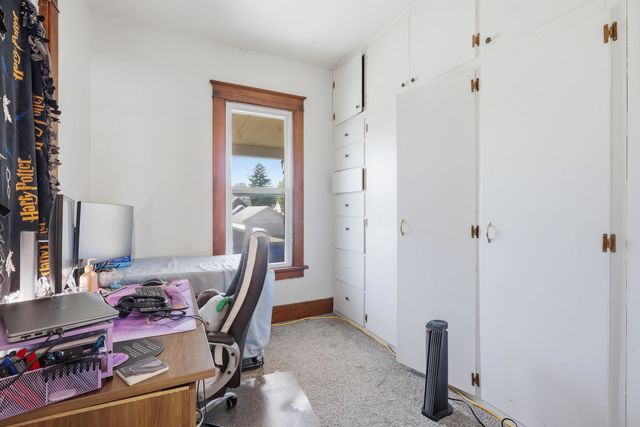 3103 Fairview Street, Davenport, IA 52804