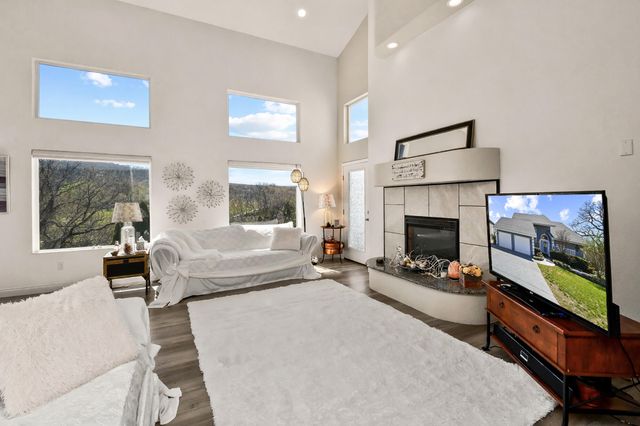 1952 Pointe Royale Drive, Branson, MO 65616