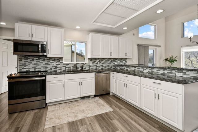 1952 Pointe Royale Drive, Branson, MO 65616