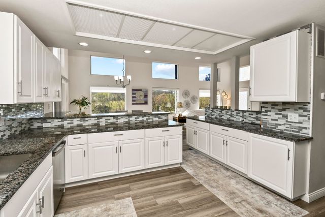 1952 Pointe Royale Drive, Branson, MO 65616