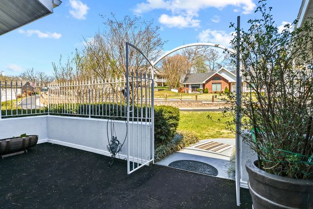 1952 Pointe Royale Drive, Branson, MO 65616