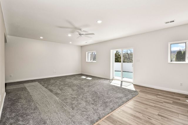 1952 Pointe Royale Drive, Branson, MO 65616