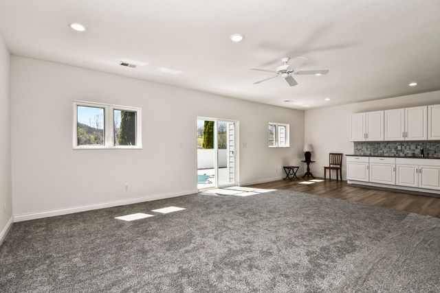 1952 Pointe Royale Drive, Branson, MO 65616