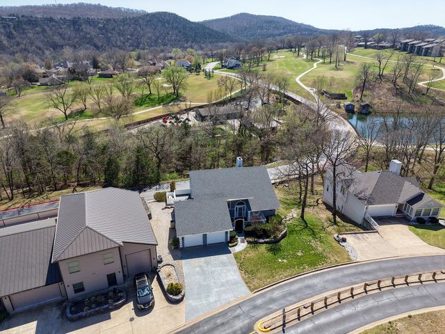 1952 Pointe Royale Drive, Branson, MO 65616