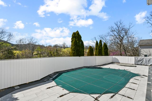 1952 Pointe Royale Drive, Branson, MO 65616