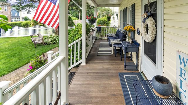 16 Clement Street, Glen Cove, NY 11542