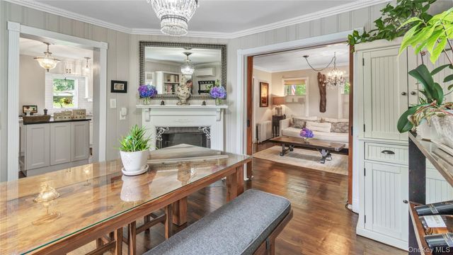 16 Clement Street, Glen Cove, NY 11542