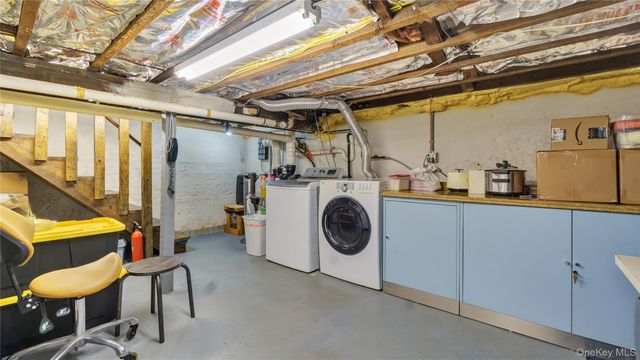 16 Clement Street, Glen Cove, NY 11542