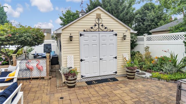 16 Clement Street, Glen Cove, NY 11542