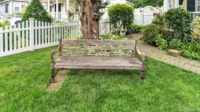 16 Clement Street, Glen Cove, NY 11542