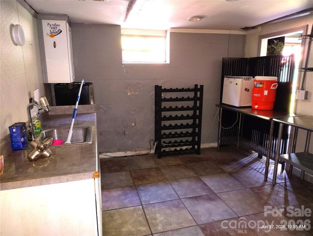 213 Lakeview Drive, Harrisburg, NC 28075