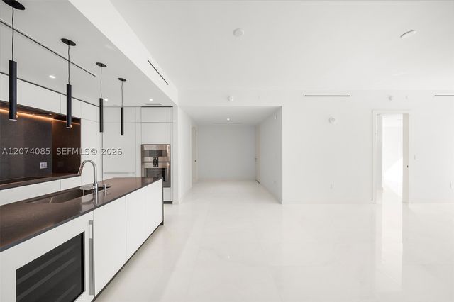 300 Biscayne Blvd Way 4605, Miami, FL 33131