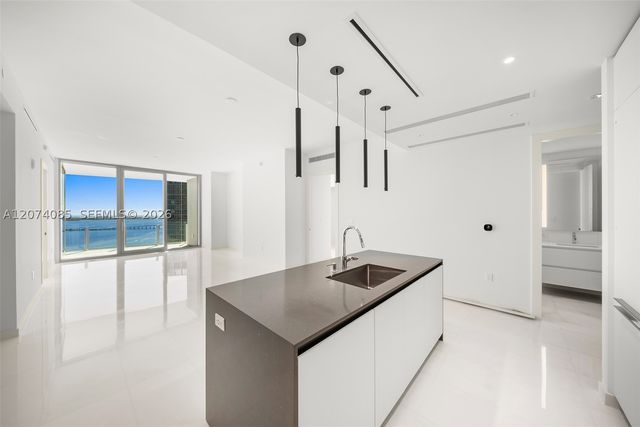 300 Biscayne Blvd Way 4605, Miami, FL 33131