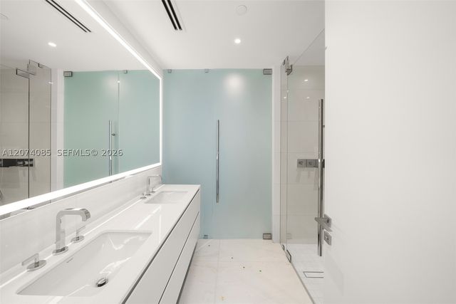 300 Biscayne Blvd Way 4605, Miami, FL 33131