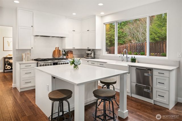 24046 SE 9th Court, Sammamish, WA 98075