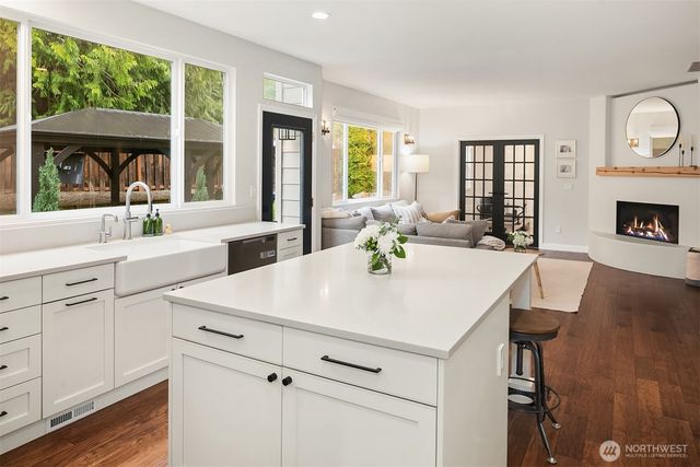 24046 SE 9th Court, Sammamish, WA 98075