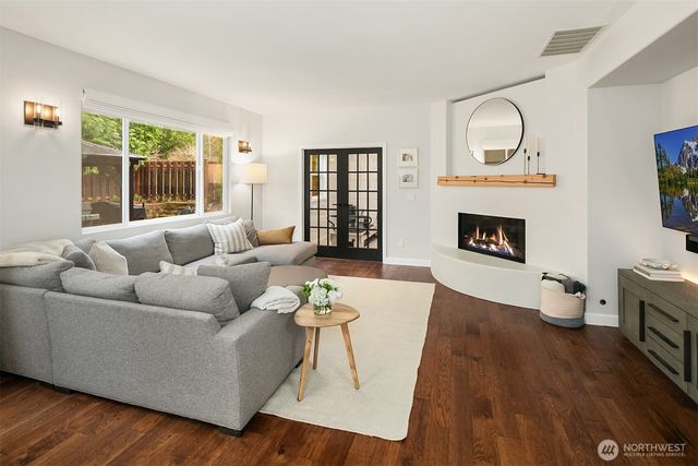 24046 SE 9th Court, Sammamish, WA 98075