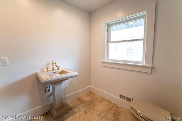 815 W 4th Street, Royal Oak, MI 48067