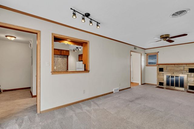 708 S Fabrique Dr, Wichita, KS 67218