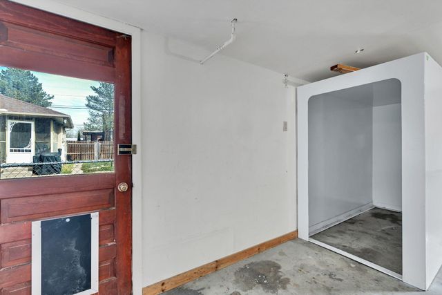 708 S Fabrique Dr, Wichita, KS 67218