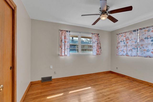 708 S Fabrique Dr, Wichita, KS 67218