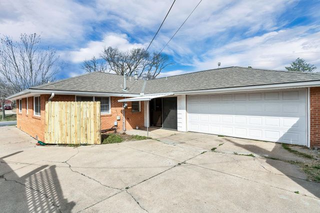 708 S Fabrique Dr, Wichita, KS 67218