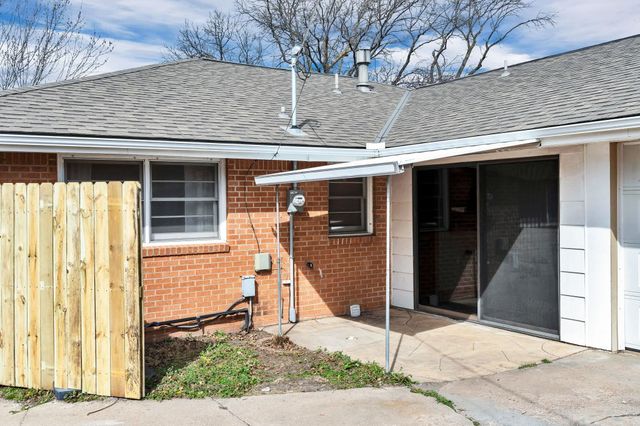 708 S Fabrique Dr, Wichita, KS 67218