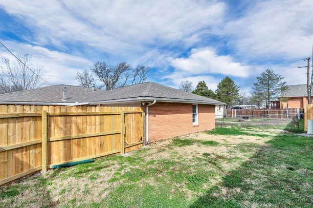 708 S Fabrique Dr, Wichita, KS 67218