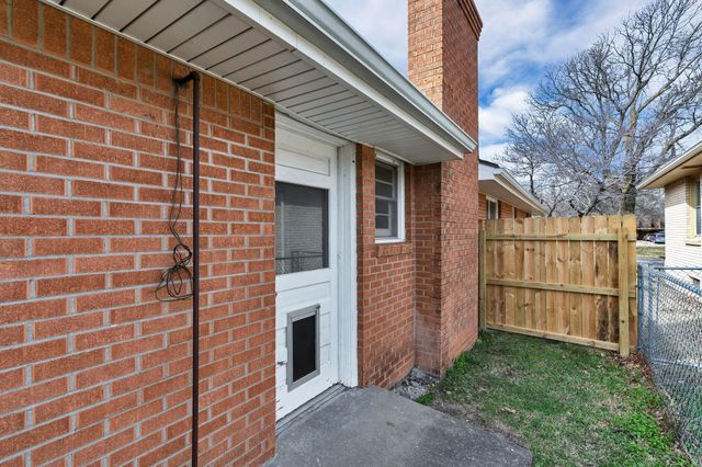 708 S Fabrique Dr, Wichita, KS 67218