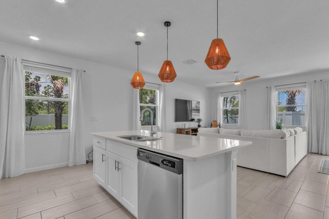 5624 SE Edgewater Circle, Stuart, FL 34997