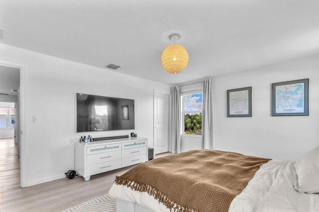 5624 SE Edgewater Circle, Stuart, FL 34997