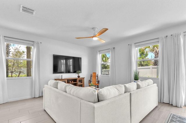 5624 SE Edgewater Circle, Stuart, FL 34997