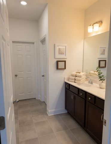 2028 Creekland View Blvd, Nashville, TN 37207
